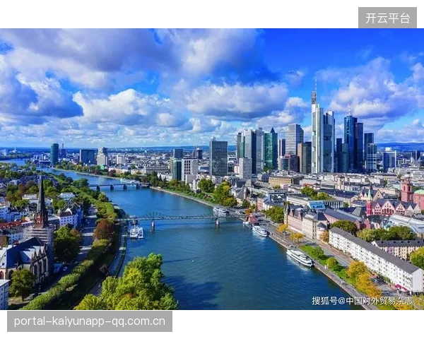 法兰克福外线推进速度极快连连有效，创造攻防新格局